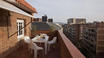 Deluxe Apartment | Terrace/patio