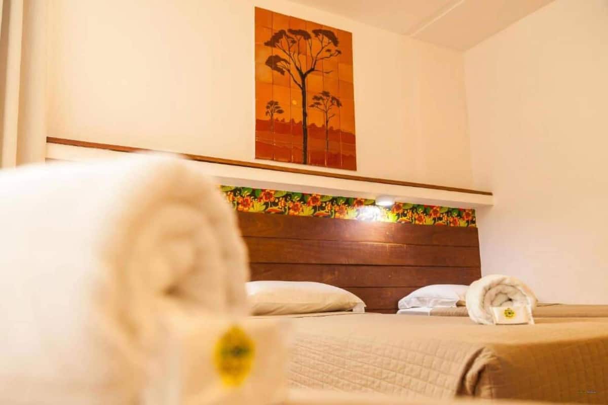 Frigobar, cofres nos quartos, cortinas blackout