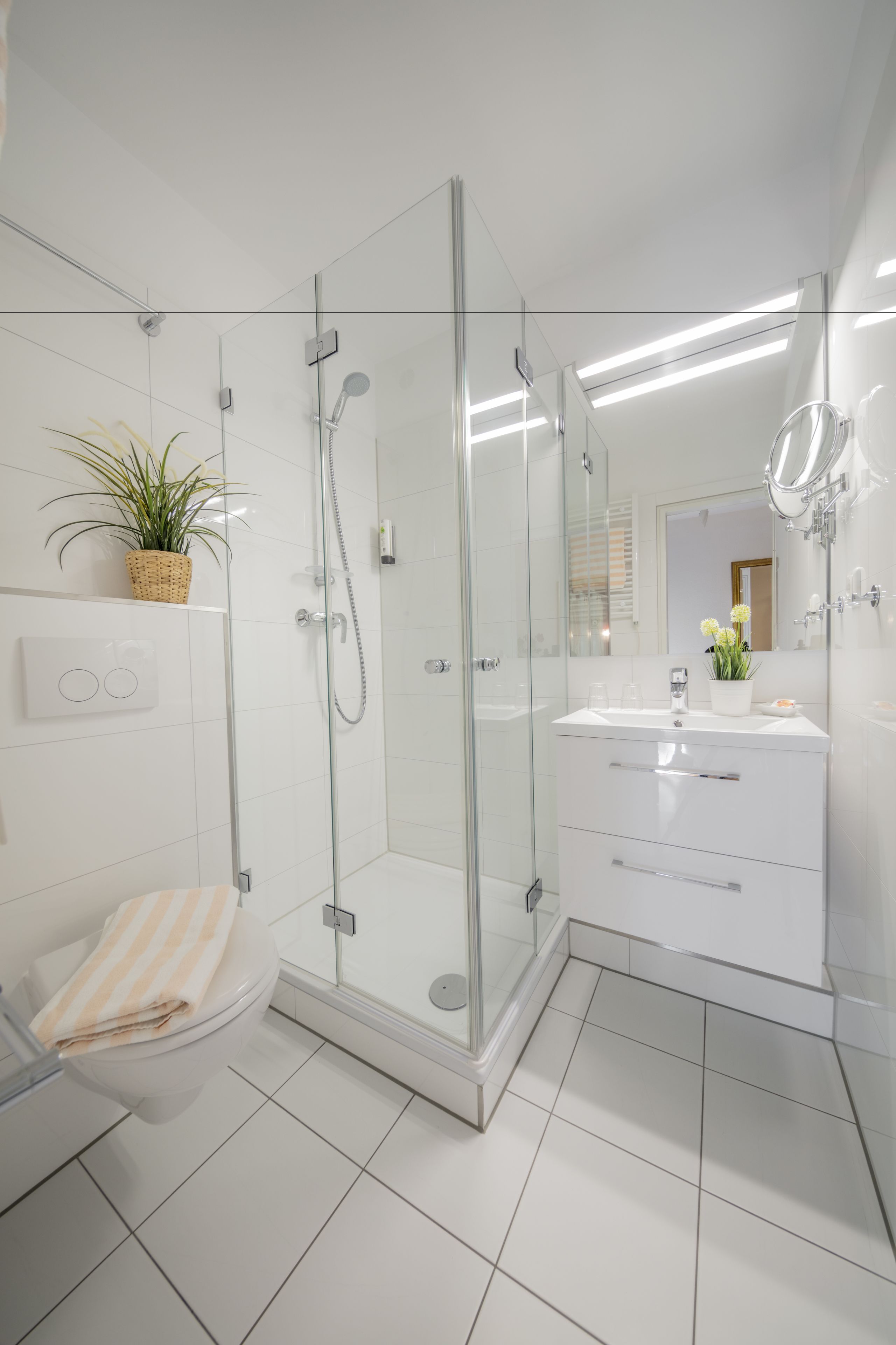 comfort double room | bathroom | shower, hair dryer, bathrobes, towels