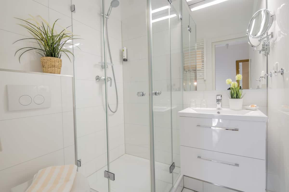 comfort double room | bathroom | shower, hair dryer, bathrobes, towels