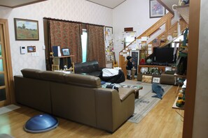 Living area - Gyeongju Tavo Guesthouse (Gyeongju)