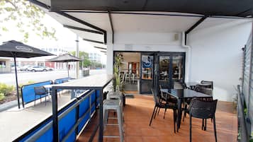 Tempat makan outdoor