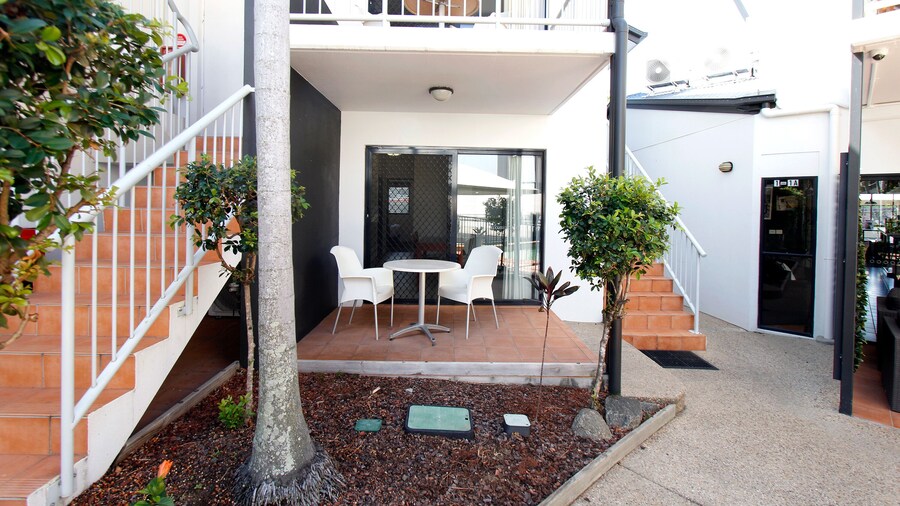 Coffee House Apartment Motel