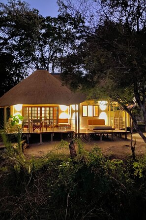 Terrace/patio - Ndhovu Safari Lodge - Campground (Mahango)