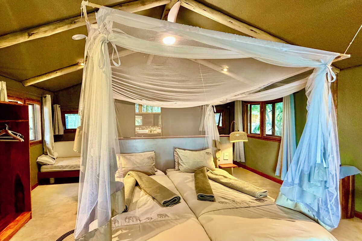 Luxury Tent | Individually decorated, individually furnished, bed sheets
