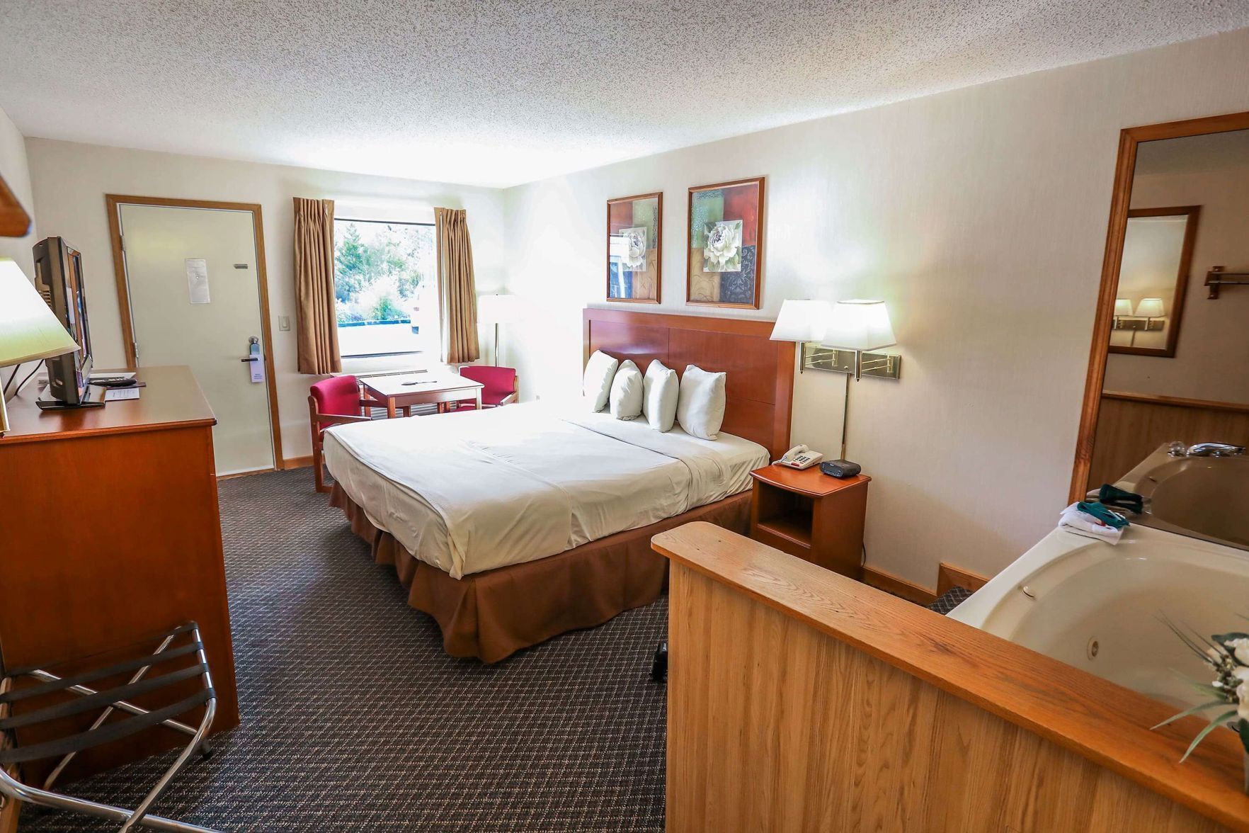 1 bedroom, desk, laptop workspace, blackout drapes