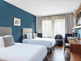Deluxe Twin Room | Minibar, odada kasa, masa, dizüstü bilgisayar çalışma alanı