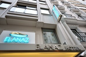 Front of property - Elanaz Hotel (Istanbul)