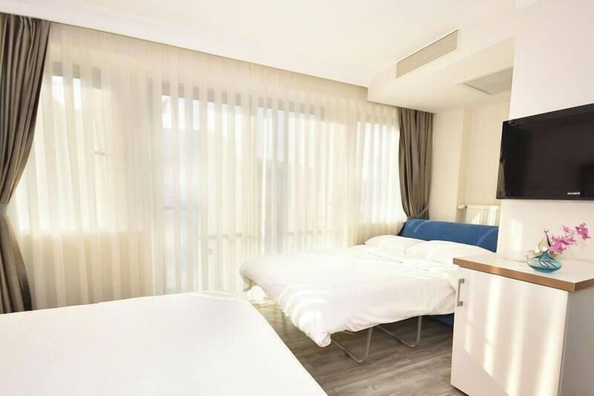 ミニバー、セーフティボックス (室内)、デスク、防音設備