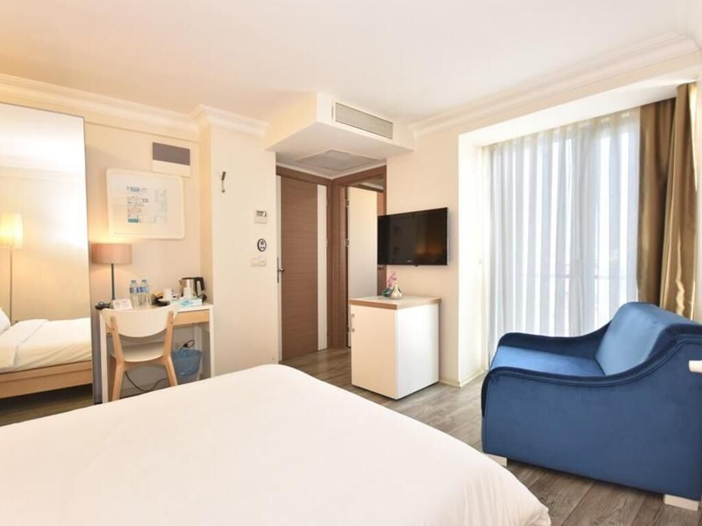 ミニバー、セーフティボックス (室内)、デスク、防音設備