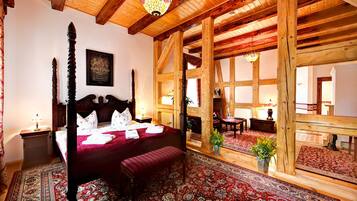 Suite, 1 Bedroom, Non Smoking, Bathtub | Desk, cribs/infant beds, rollaway beds, free WiFi