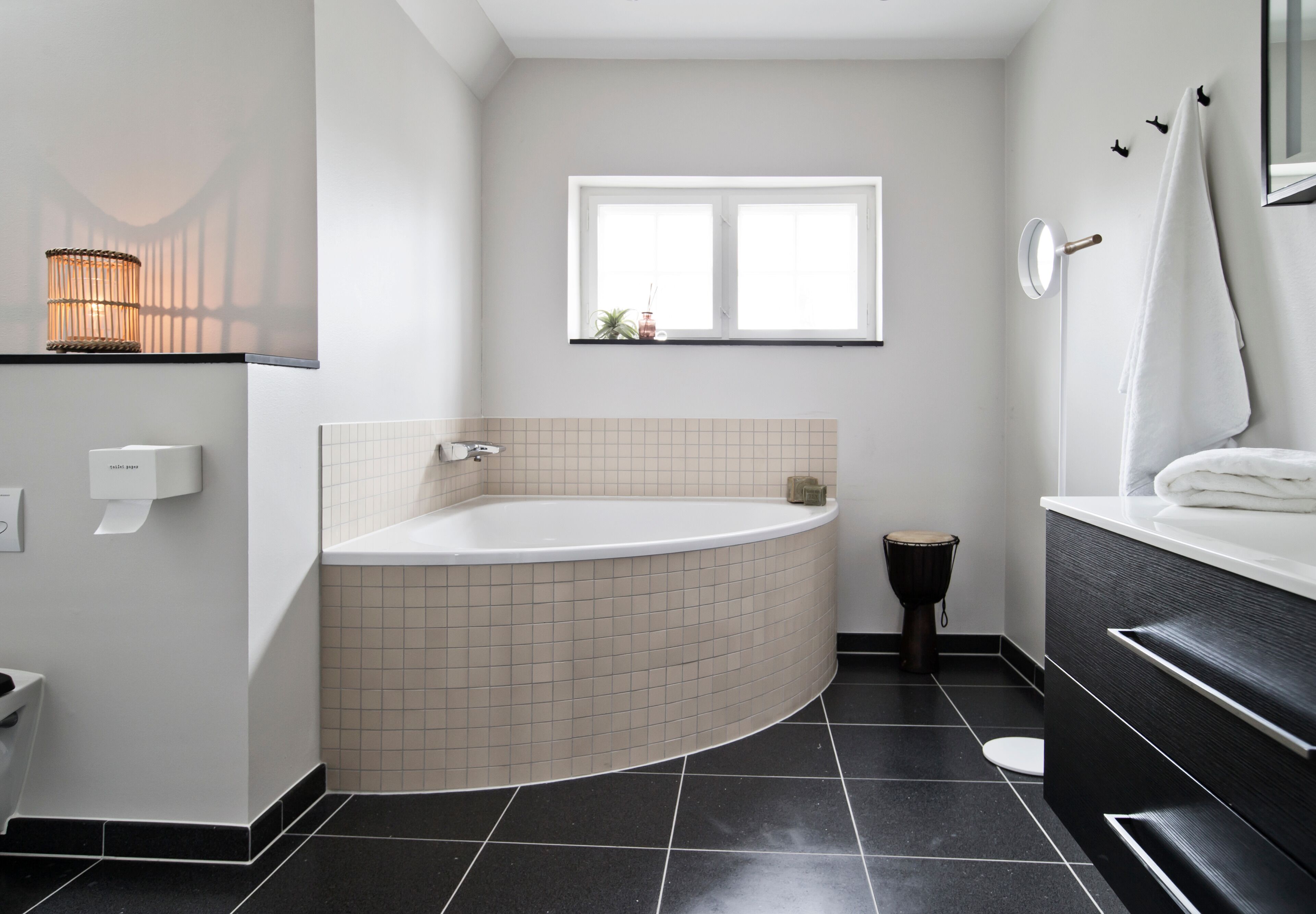 comfort suite | bathroom | shower, hair dryer, towels