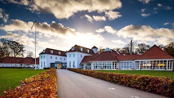 Fachada de la propiedad