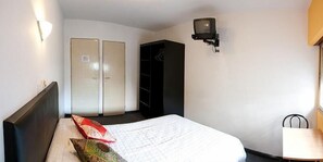 Premium bedding, Tempur-Pedic beds, in-room safe, free WiFi