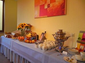 Daily buffet breakfast (EUR 9.5 per person)