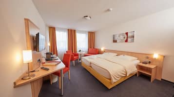 Double Room, Garden View | Desk, laptop workspace, soundproofing, iron/ironing board (on request)
