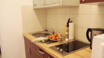 Standard Studio, Kitchen | Private kitchen | Fridge, microwave, stovetop, coffee/tea maker