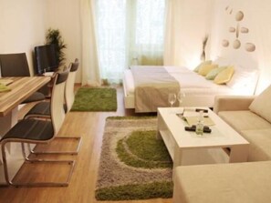Classic Studio, Kitchen - Apartment Quellenstrasse (Vienna)