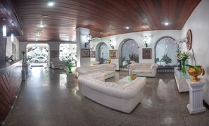 Kawasan tempat duduk lobi