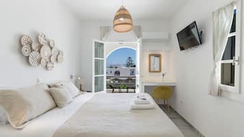 Quarto standard, 1 cama de casal ou 2 camas de solteiro, sacada, vista parcial para o mar | Roupas de cama de algodão egípcio, roupas de cama premium