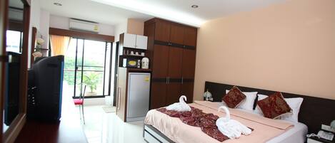 Superior Double Room | Premium bedding, minibar, individually decorated, individually furnished