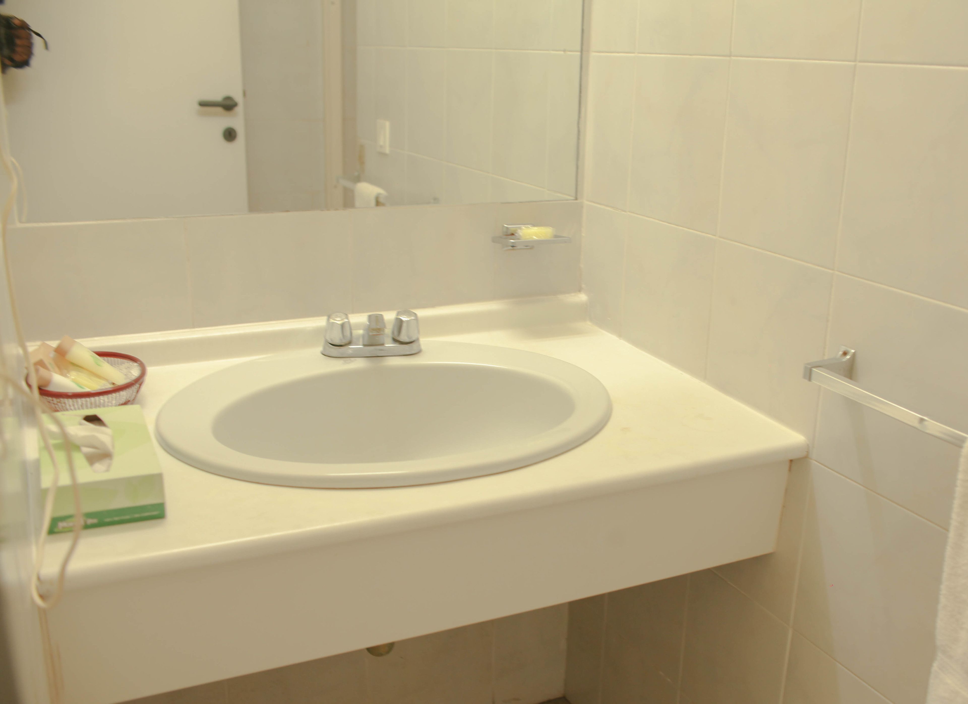 studio, 1 double bed | bathroom | shower, free toiletries, towels