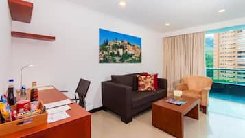 Standard Twin Room | In-room safe, blackout curtains, iron/ironing board, free WiFi