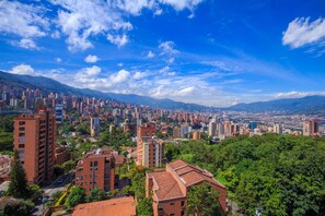 View from property - The Morgana Poblado Suites Hotel (Medellín)