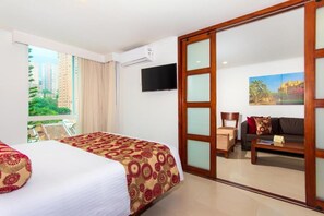Standard Room | In-room safe, desk, blackout drapes, iron/ironing board - The Morgana Poblado Suites Hotel (Medellín)