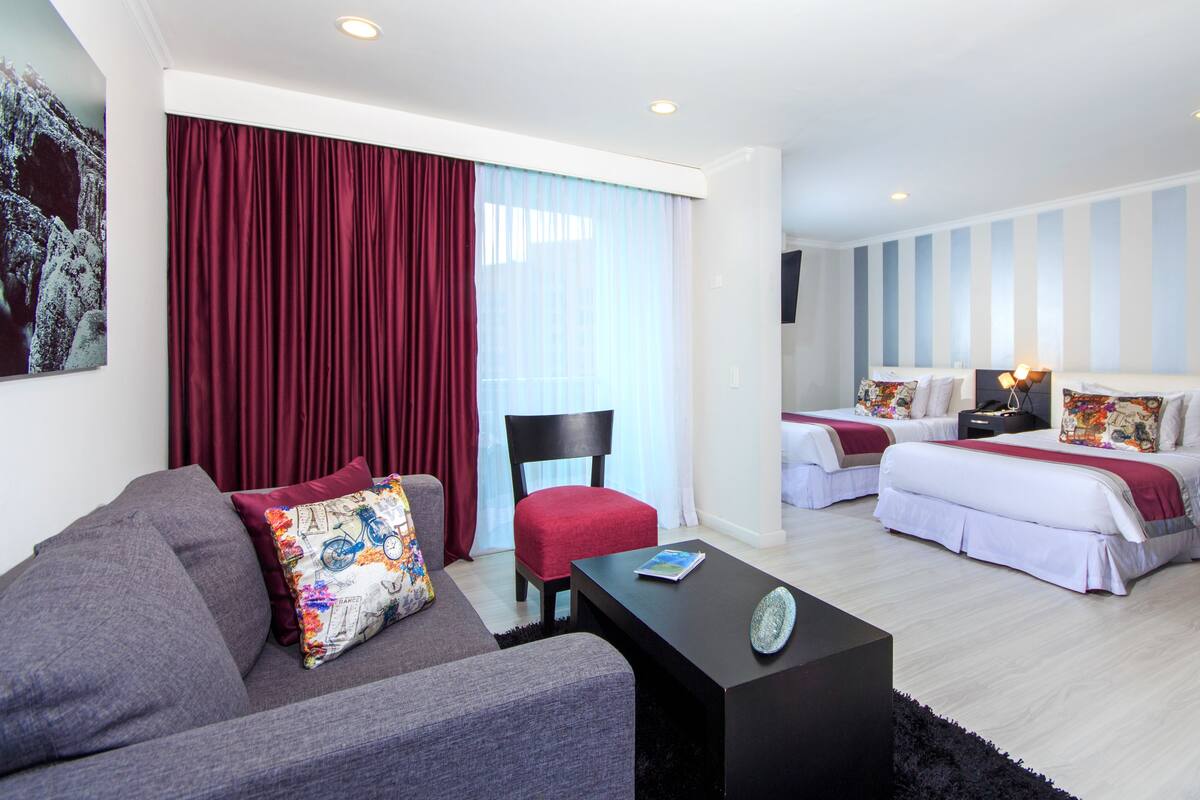 Premium Twin Room | In-room safe, desk, blackout curtains, iron/ironing board (on request)