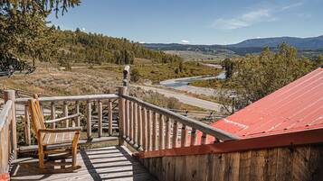 Family Room, Multiple Beds, Non Smoking, Mountain View