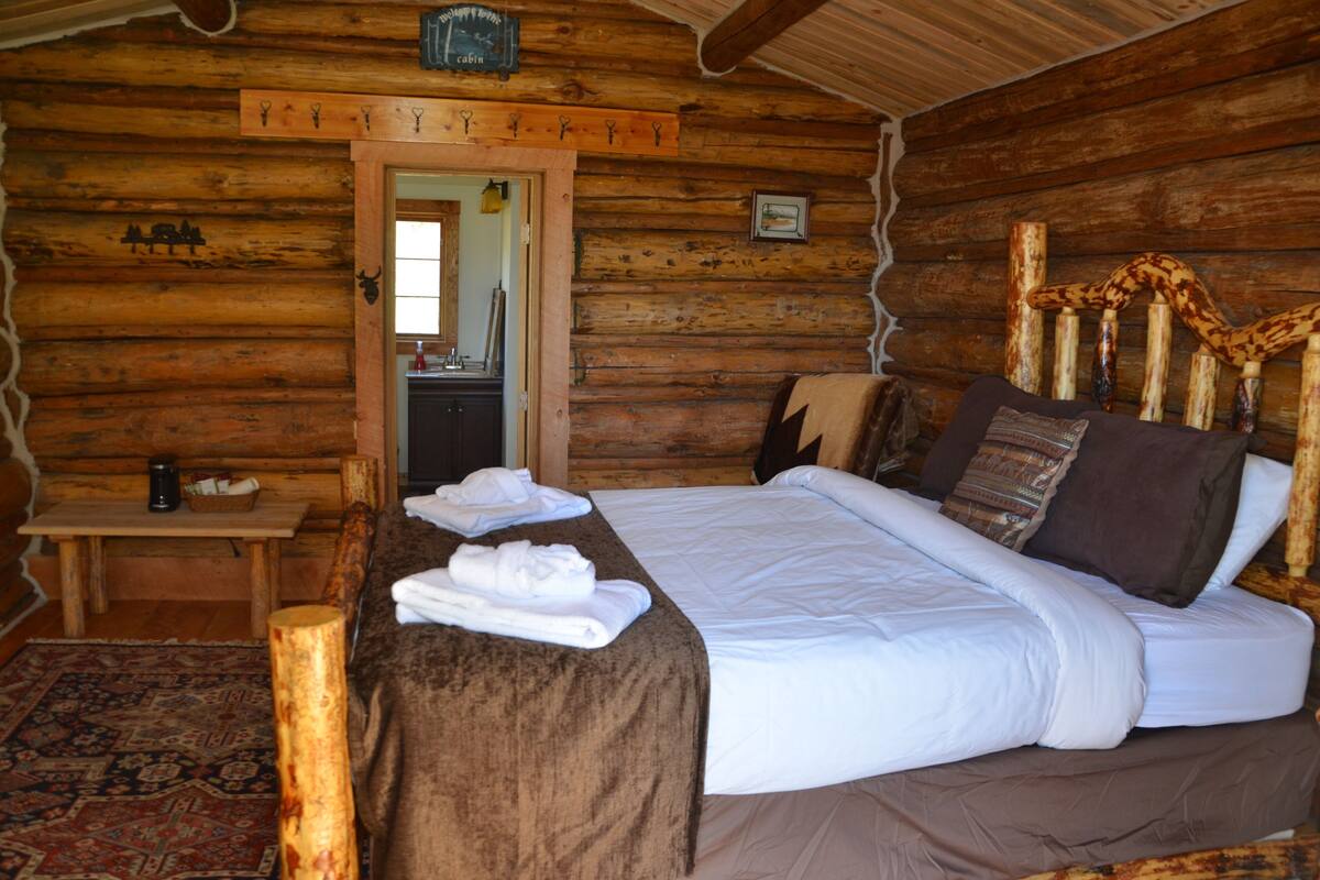 Cabaña de luna de miel, 1 cama Queen size, vista a la montaña | Wifi gratis y ropa de cama 