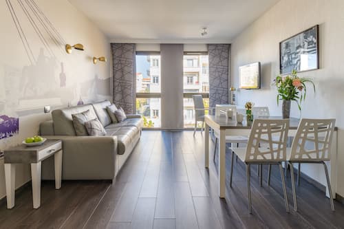 Appart'hôtel, 1 chambre | Salle de séjour | Télévision à écran plat