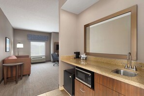 King Bed With Sofabed | In-room safe, iron/ironing board, rollaway beds, free WiFi - Hampton Inn & Suites Harrisburg/North (Harrisburg)