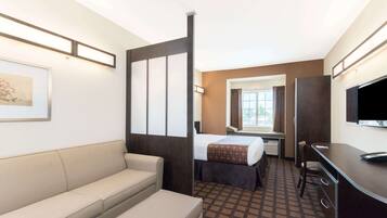 Suite, 1 Queen Bed, Accessible, Non Smoking (Mobility,Hearing,Roll-In Shower)