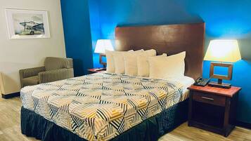 Desk, soundproofing, iron/ironing board, free WiFi