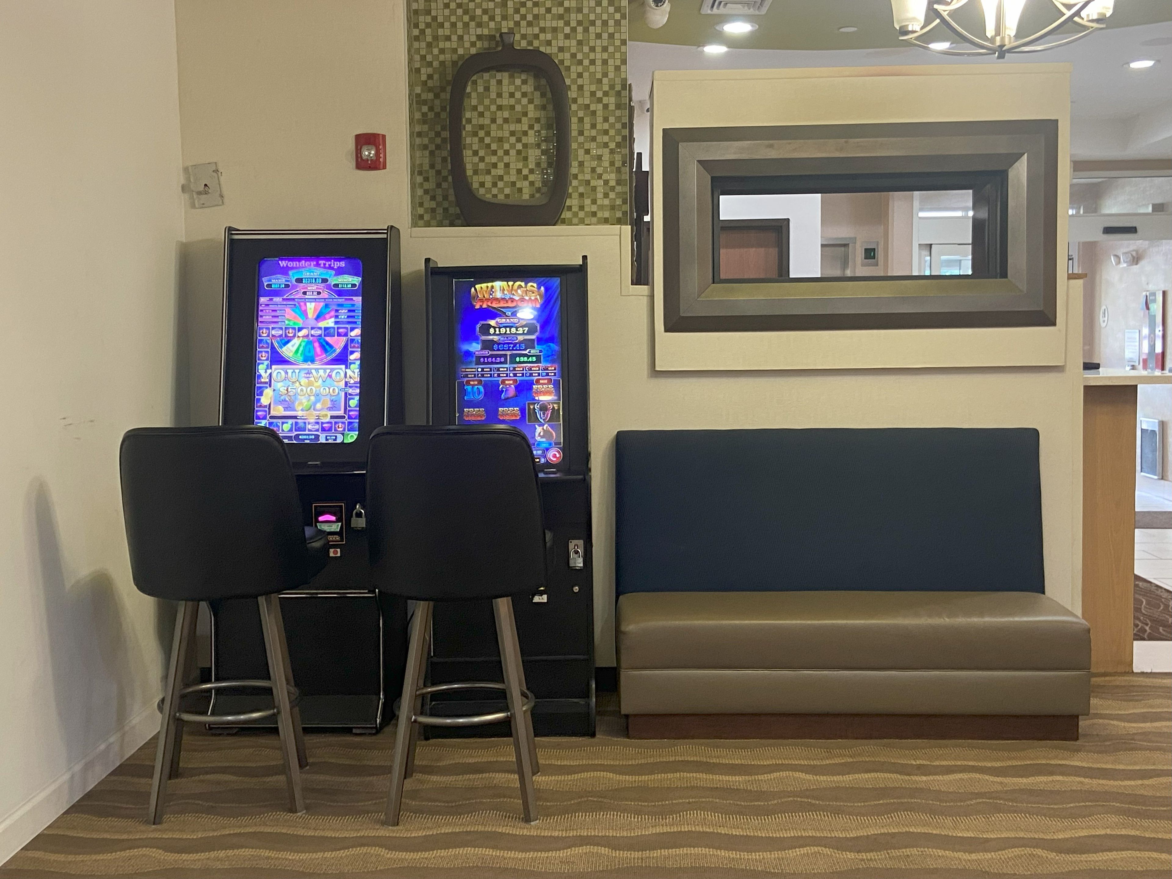 Lobby lounge