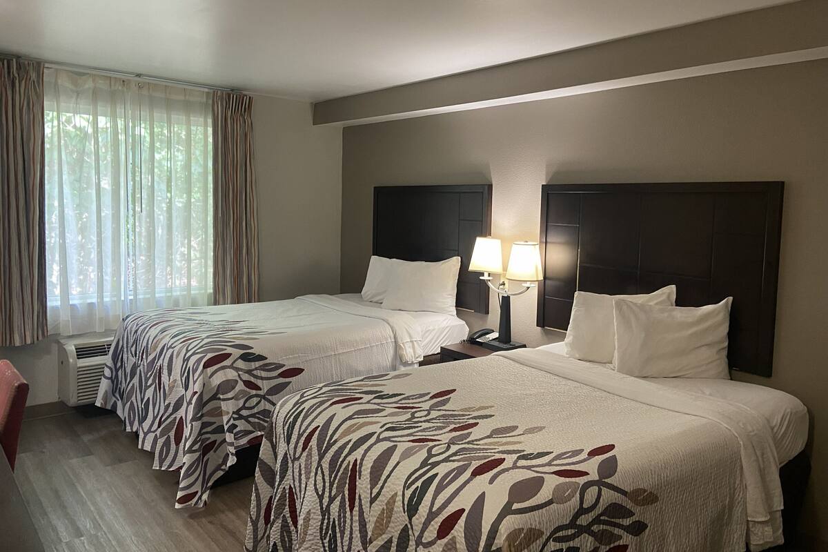 Standard Room, 2 Double Beds, Non Smoking | Down comforters, pillowtop beds, desk, laptop workspace