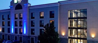 巴塔維亞達連湖智選假日酒店 IHG 旗下酒店