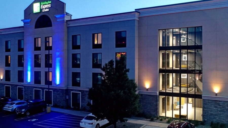 Holiday Inn Express Hotel & Suites Batavia - Darien Lake by IHG