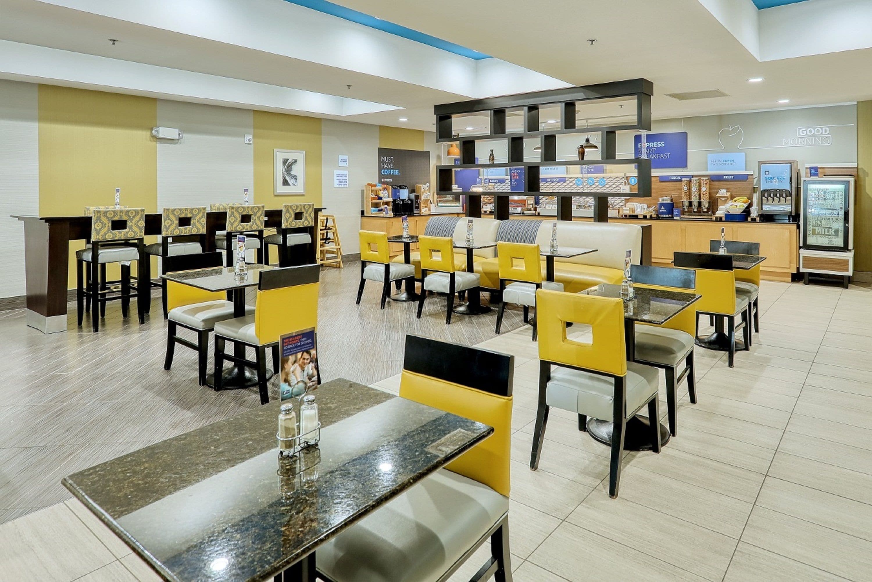 Free buffet breakfast 