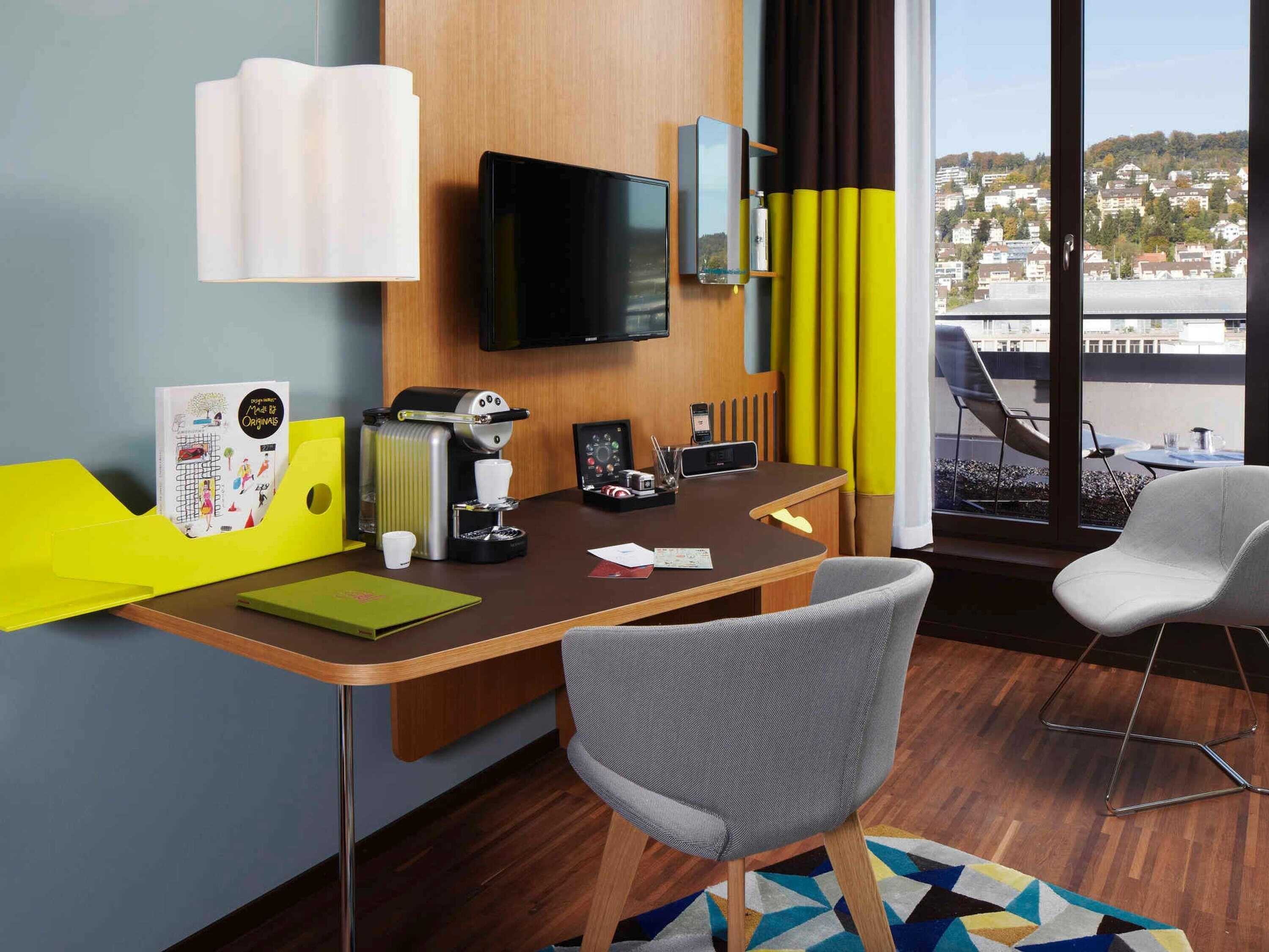 extra large | premium bedding, down duvets, minibar, in-room safe