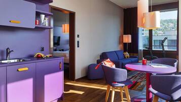 Vitality Suite | Hochwertige Bettwaren, Daunenbettdecken, Minibar, Zimmersafe