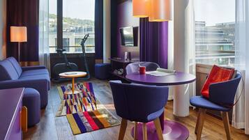 Hochwertige Bettwaren, Daunenbettdecken, Minibar, Zimmersafe