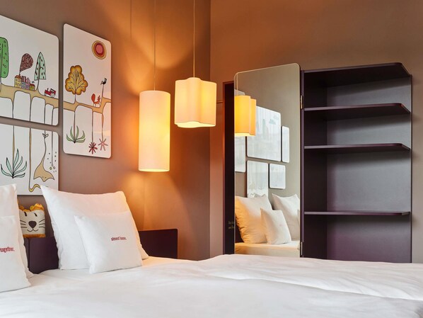 Large | เครื่องนอนระดับพรีเมียม, ผ้านวมขนเป็ด, มินิบาร์, ตู้นิรภัยในห้องพัก