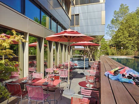 Breakfast, lunch and dinner served . 25hours Hotel Zurich West