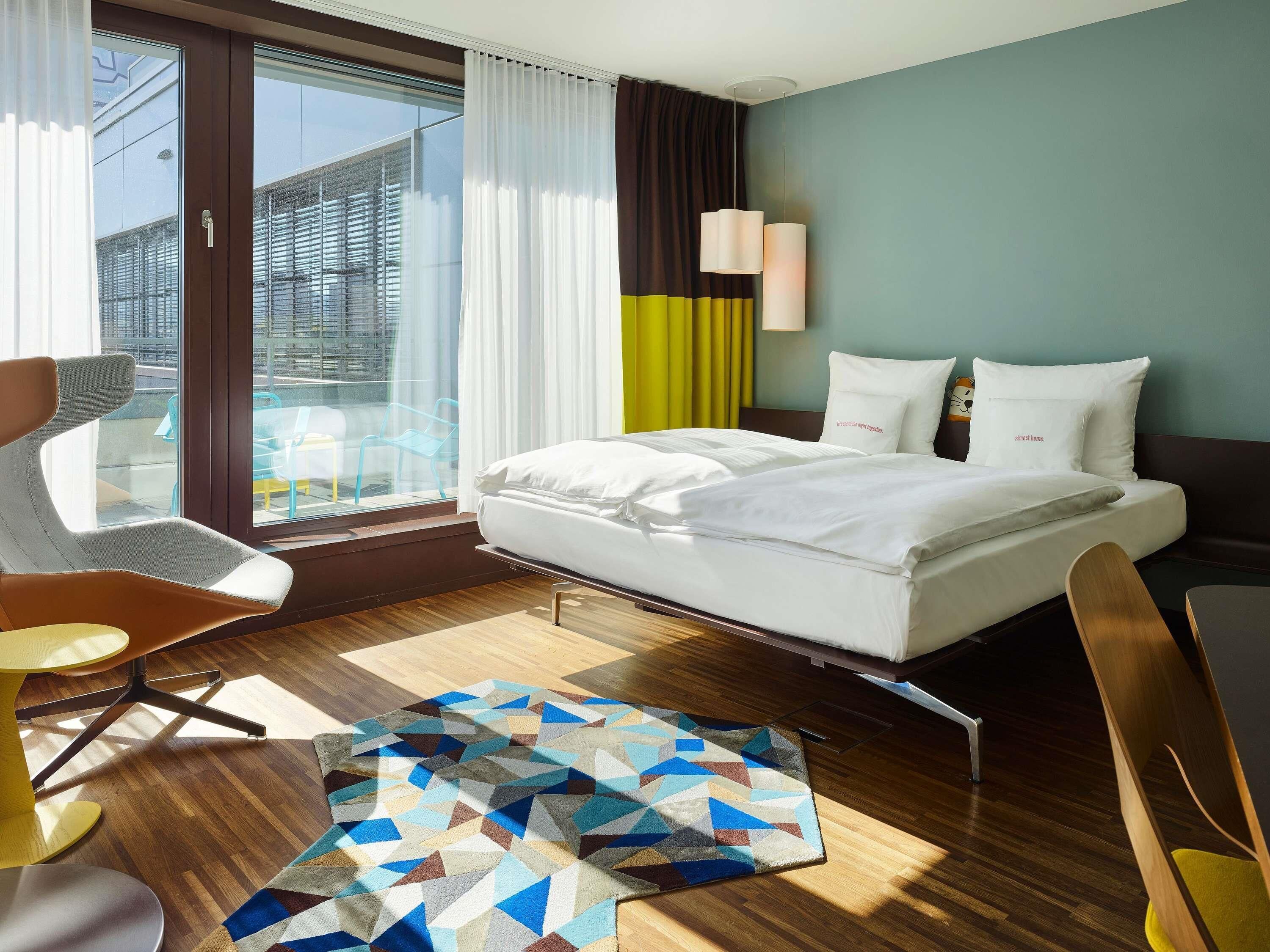Haeberli Suite | Sängtillbehör av högsta kvalitet, duntäcken och minibar