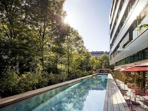 Pool - 25hours Hotel Zurich West (Zürich)