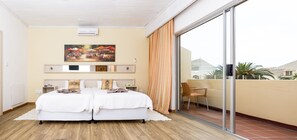 Minibar, in-room safe, desk, laptop workspace