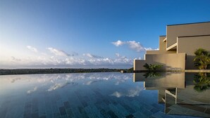 Hồ bơi ngoài trời, lều miễn phí, ghế dài tắm nắng 
